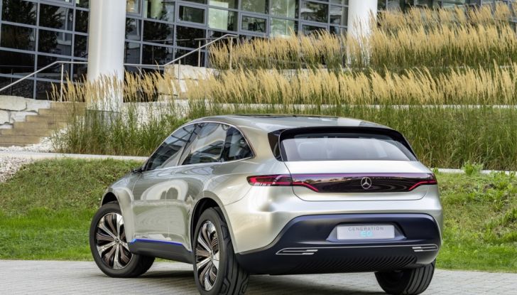 Mercedes Generation EQ al Salone di Parigi 2016 - Foto 4 di 24