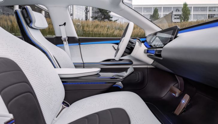 Mercedes Generation EQ al Salone di Parigi 2016 - Foto 5 di 24