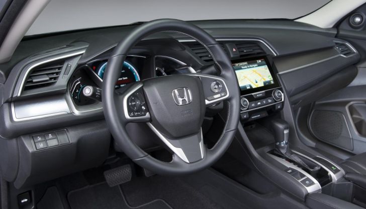 2016 Honda Civic Sedan, postazione di guida.