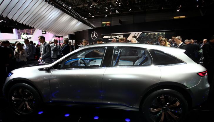 Mercedes Generation EQ al Salone di Parigi 2016 - Foto 9 di 24