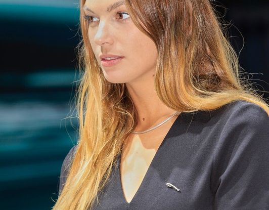 Le ragazze più belle del Salone di Parigi 2016 - Foto 12 di 36