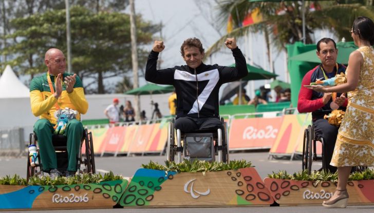 Alex Zanardi vince la terza medaglia d’oro a Rio con la Handbike - Foto 8 di 10