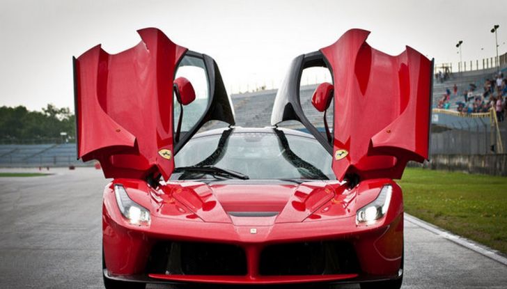Ferrari LaFerrari terremoto centro italia (12)