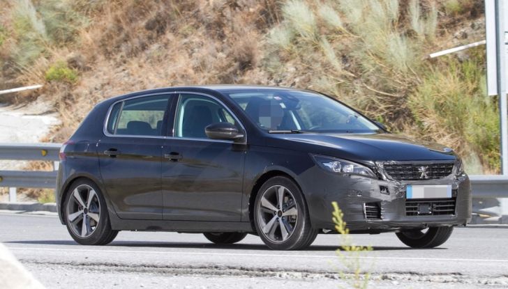 Peugeot 308 e 308 SW 2017, le prime foto durante i collaudi - Foto 3 di 18