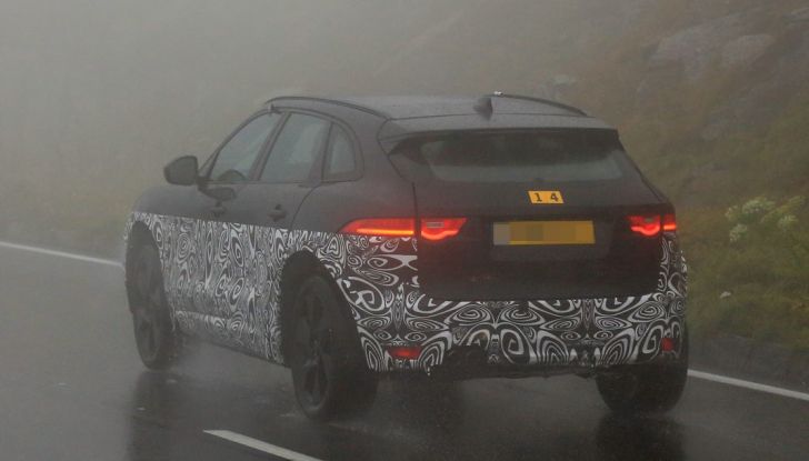 Jaguar SUV, prime foto spia della versione elettrica - Foto 10 di 10