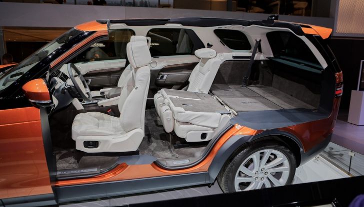 Nuova Land Rover Discovery al salone Auto e Moto d’Epoca - Foto 15 di 19