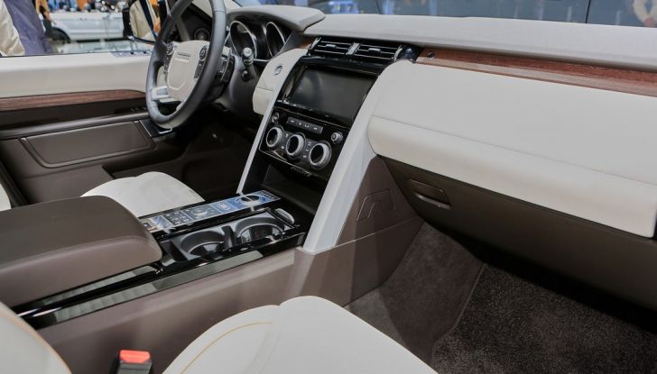 Nuova Land Rover Discovery al salone Auto e Moto d’Epoca - Foto 18 di 19