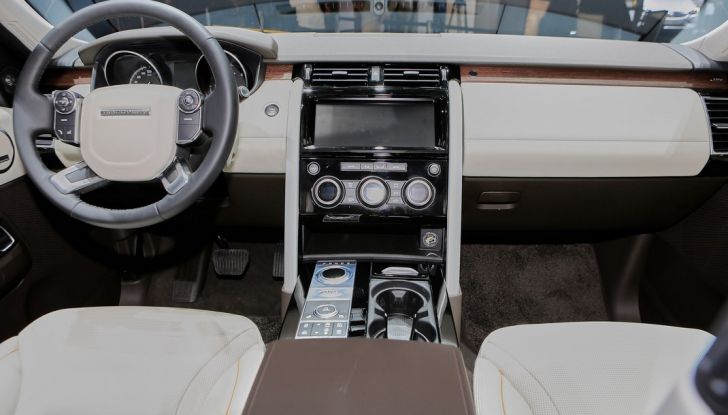 Nuova Land Rover Discovery al salone Auto e Moto d’Epoca - Foto 19 di 19