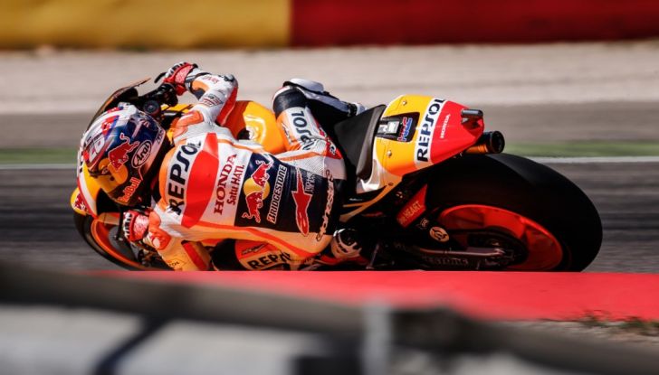 Risultati MotoGP 2016, Aragon: trionfa Marquez, Rossi terzo - Foto 10 di 22