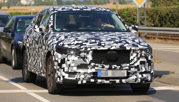 Mazda CX-5 MY2018, prime foto spia dei test dinamici - Foto 11 di 17