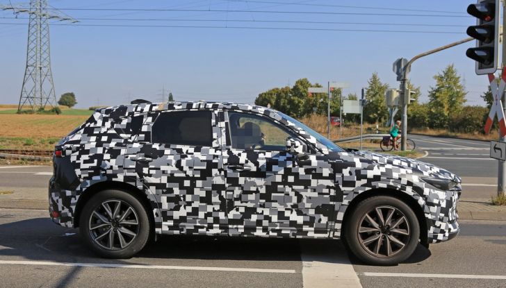 Mazda CX-5 MY2018, prime foto spia dei test dinamici - Foto 15 di 17