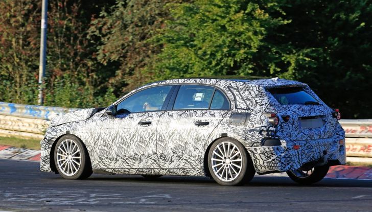 Mercedes Classe A nuove foto spia dal circuito del Nurburgring - Foto 7 di 9