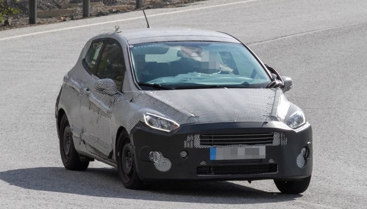 Nuova Ford Fiesta, foto spia della versione 3 porte.