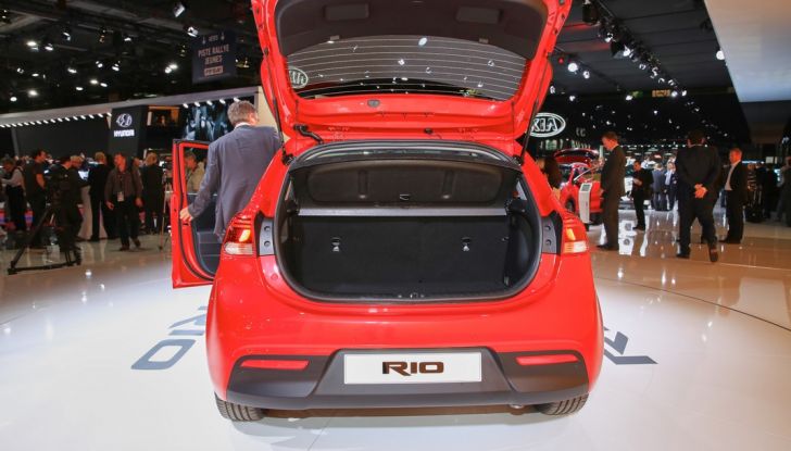 Nuova Kia Rio anteprima Parigi bagagliaio