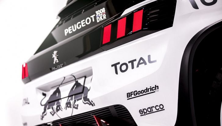 Nuova Peugeot 3008 DKR pronta per la Dakar 2017 - Foto 10 di 13