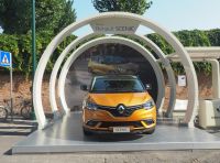 Alla 73° Mostra del Cinema di Venezia debuttano NINGYO e la nuova Renault Scenic