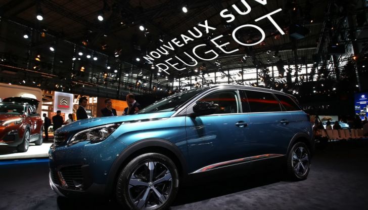 Nuovo SUV Peugeot 5008 2017: caratteristiche, motorizzazioni e uscita - Foto 2 di 10
