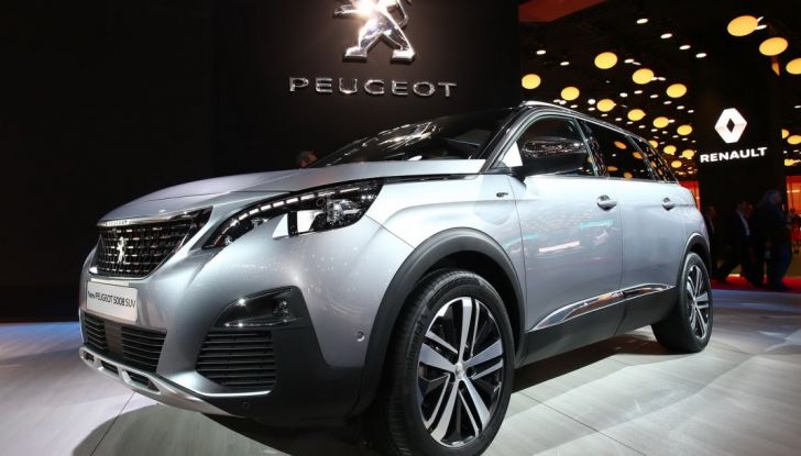 Nuovo SUV Peugeot 5008 2017: caratteristiche, motorizzazioni e uscita - Foto 7 di 10