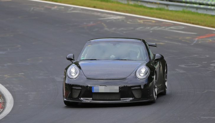 La nuova Porsche 911 GT3 Facelift 2017 fotografata al Nurburgring - Foto 2 di 7