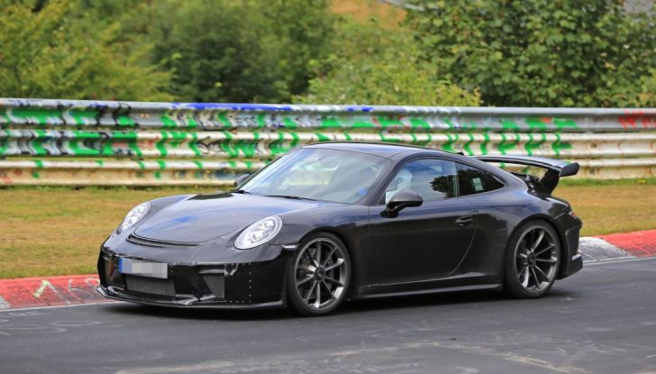 La nuova Porsche 911 GT3 Facelift 2017 fotografata al Nurburgring - Foto 1 di 7