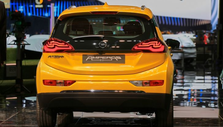 Opel Ampera-e, la monovolume elettrica debutta al salone dell’Auto di Parigi 2016 - Foto 3 di 27