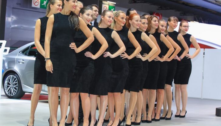 Le ragazze più belle del Salone di Parigi 2016 - Foto 11 di 36