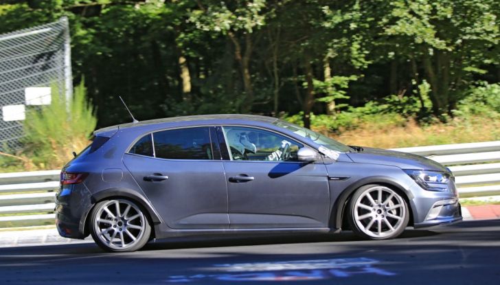 Renault Megane RS 2017, le prime foto al Nurburgring - Foto 3 di 19