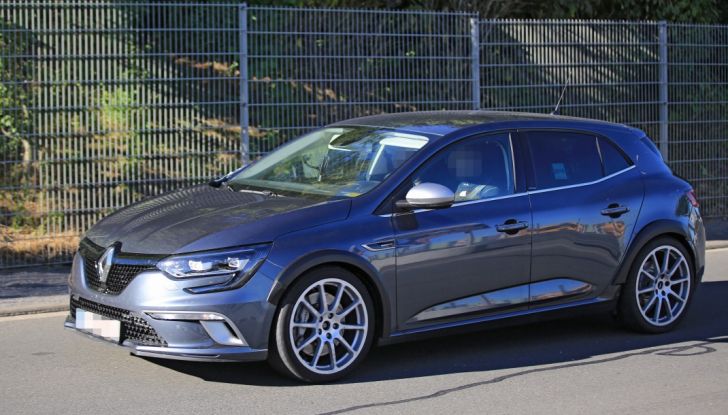 Renault Megane RS 2017, le prime foto al Nurburgring - Foto 6 di 19