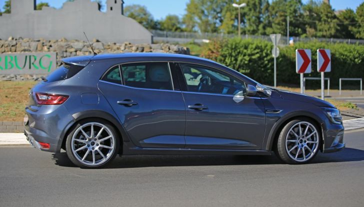 Renault Megane RS 2017, le prime foto al Nurburgring - Foto 12 di 19