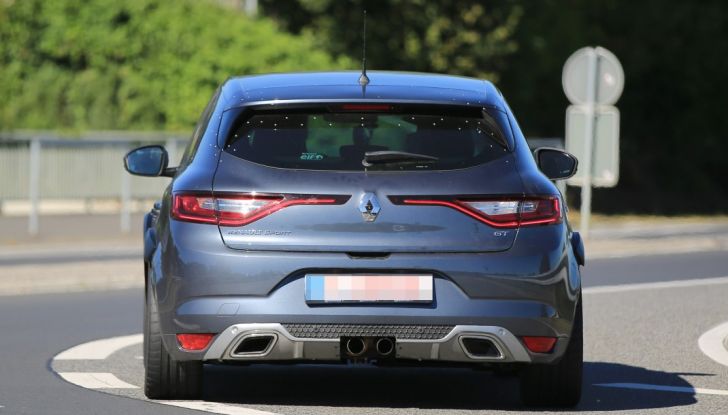 Renault Megane RS 2017, le prime foto al Nurburgring - Foto 15 di 19