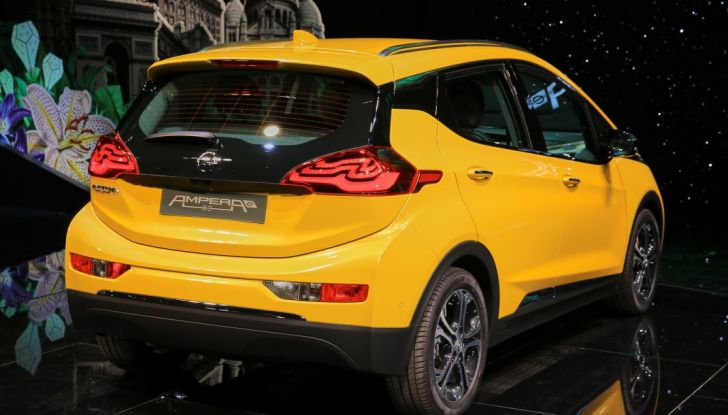 Opel Ampera-e, la monovolume elettrica debutta al salone dell’Auto di Parigi 2016 - Foto 5 di 27