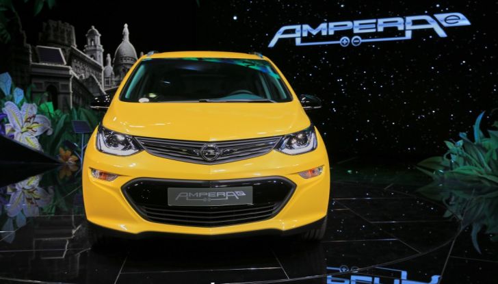 Opel Ampera-e, la monovolume elettrica debutta al salone dell’Auto di Parigi 2016 - Foto 10 di 27