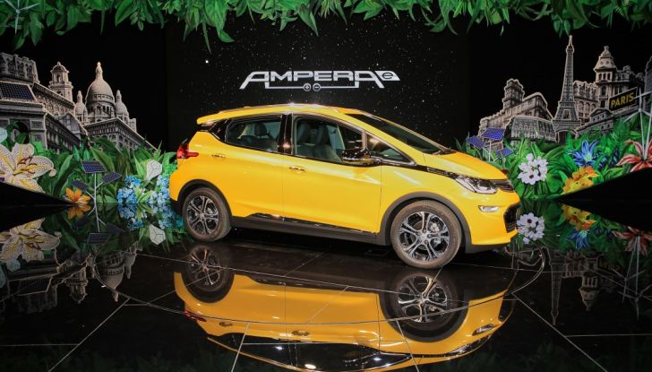 Opel Ampera-e, la monovolume elettrica debutta al salone dell’Auto di Parigi 2016 - Foto 13 di 27