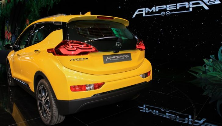 Opel Ampera-e, la monovolume elettrica debutta al salone dell’Auto di Parigi 2016 - Foto 15 di 27
