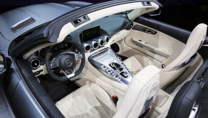 auto novità mercedes AMG GT C Roadster interno