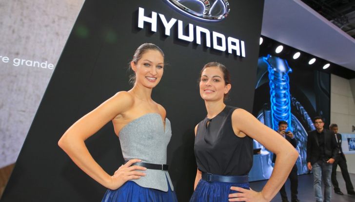 Le ragazze più belle del Salone di Parigi 2016 - Foto 29 di 36