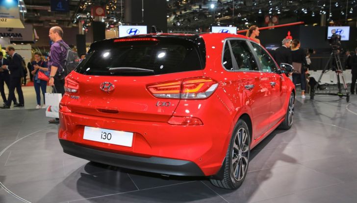 Hyundai i30, svelata ufficialmente la nuova generazione 2017 - Foto 14 di 17
