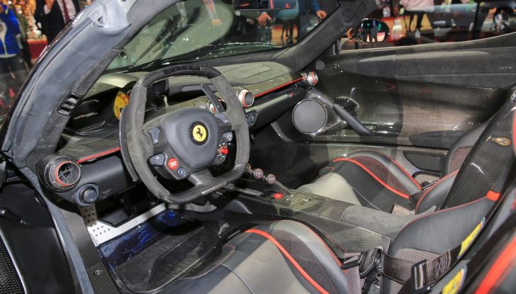 Ferrari aperta LaFerrari spider live Parigi 2016 19