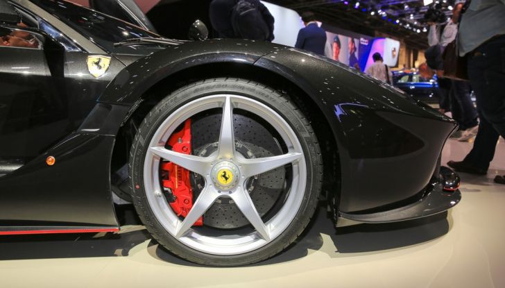 Ferrari aperta LaFerrari spider live Parigi 2016