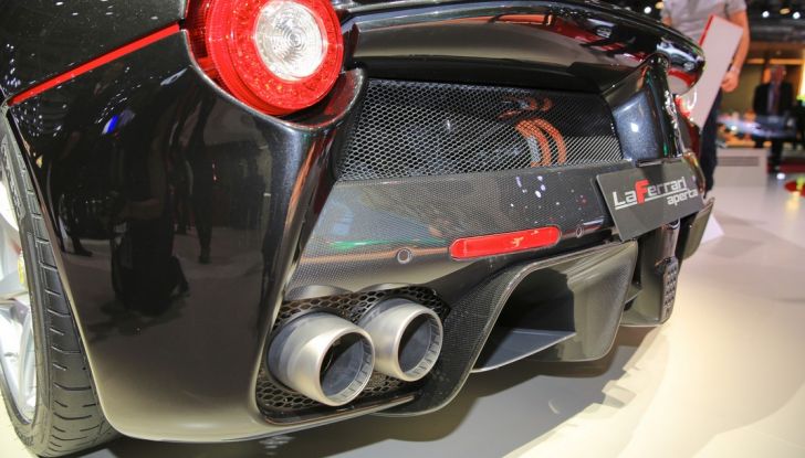 Ferrari LaFerrari Spider auto salone Parigi 2016