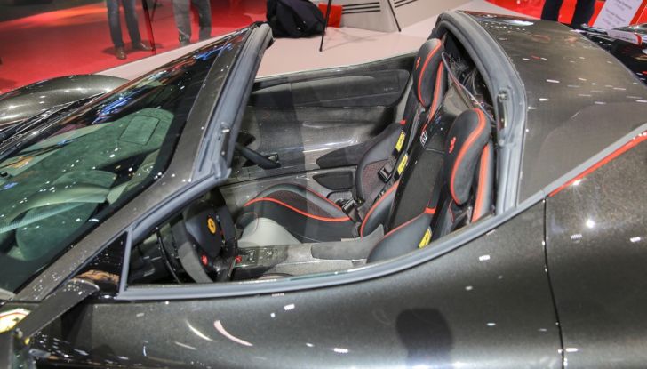 la Ferrari aperta live parigi 2016 4