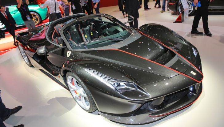 Ferrari aperta LaFerrari spider live Parigi 2016 3