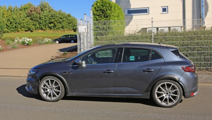Renault Megane RS 2017, le prime foto al Nurburgring - Foto 18 di 19