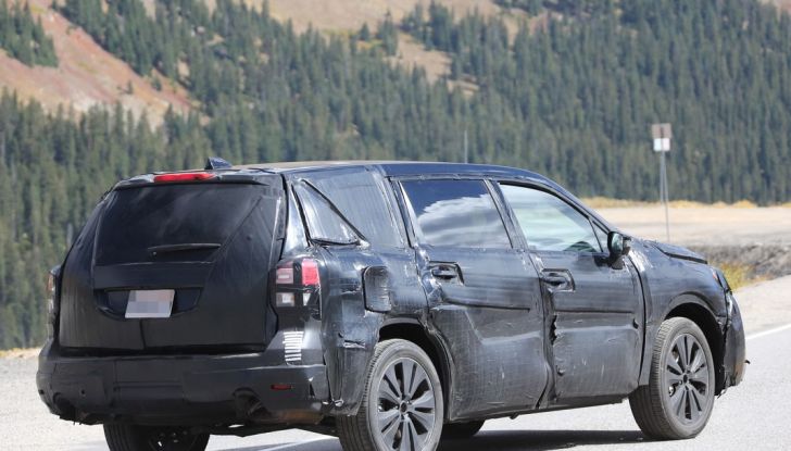 Subaru Tribeca, prime foto spia del nuovo SUV giapponese - Foto 10 di 15