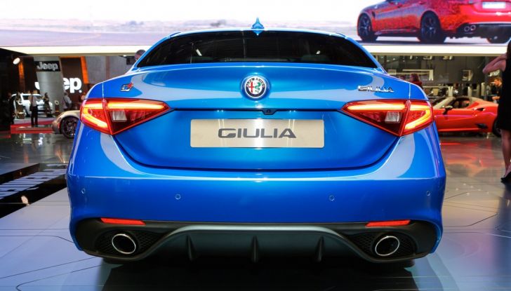 alfa giulia veloce salone di Parigi posteriore