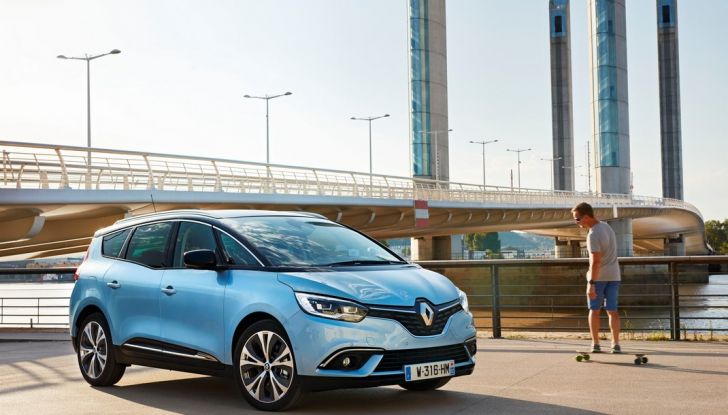 Test drive Nuova Renault Scenic 5 posti e 7 posti - Foto 16 di 35