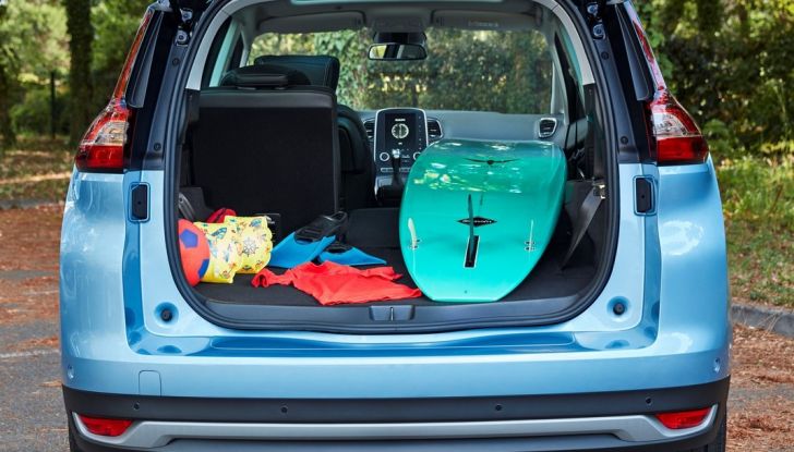 Test drive Nuova Renault Scenic 5 posti e 7 posti - Foto 27 di 35