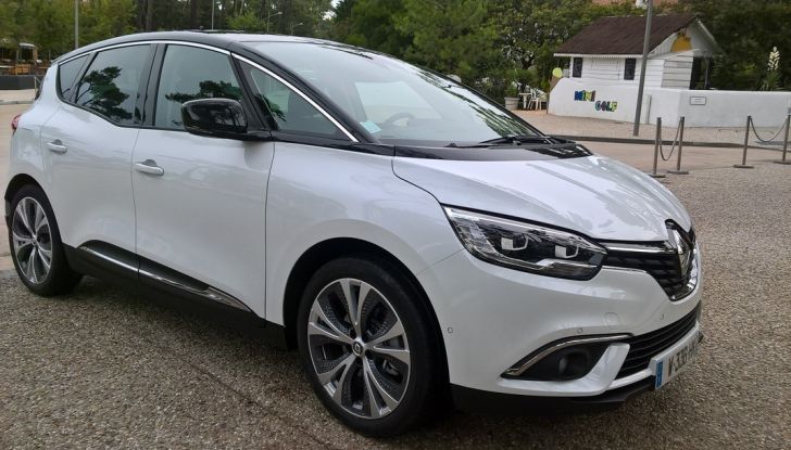 Test drive Nuova Renault Scenic 5 posti e 7 posti - Foto 3 di 35