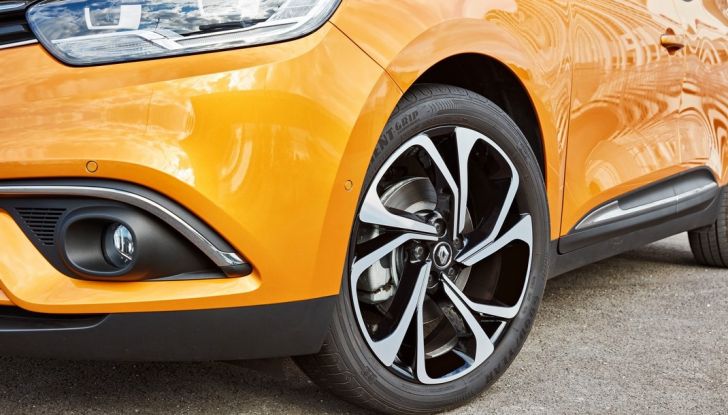 Test drive Nuova Renault Scenic 5 posti e 7 posti - Foto 13 di 35