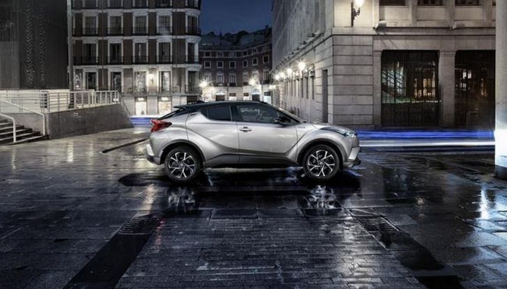 Alle donne piace grande, alto e sicuro: il 63% ha scelto un SUV - Foto 5 di 9